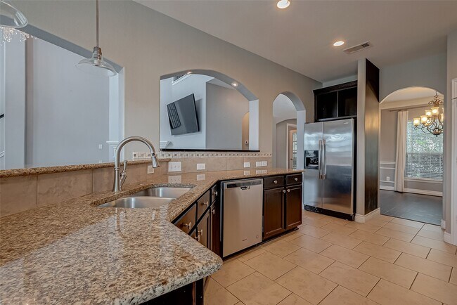 Building Photo - 7710 Eastwood Lake Ln