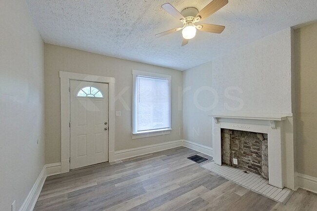 Building Photo - 964-966 Oakwood Ave
