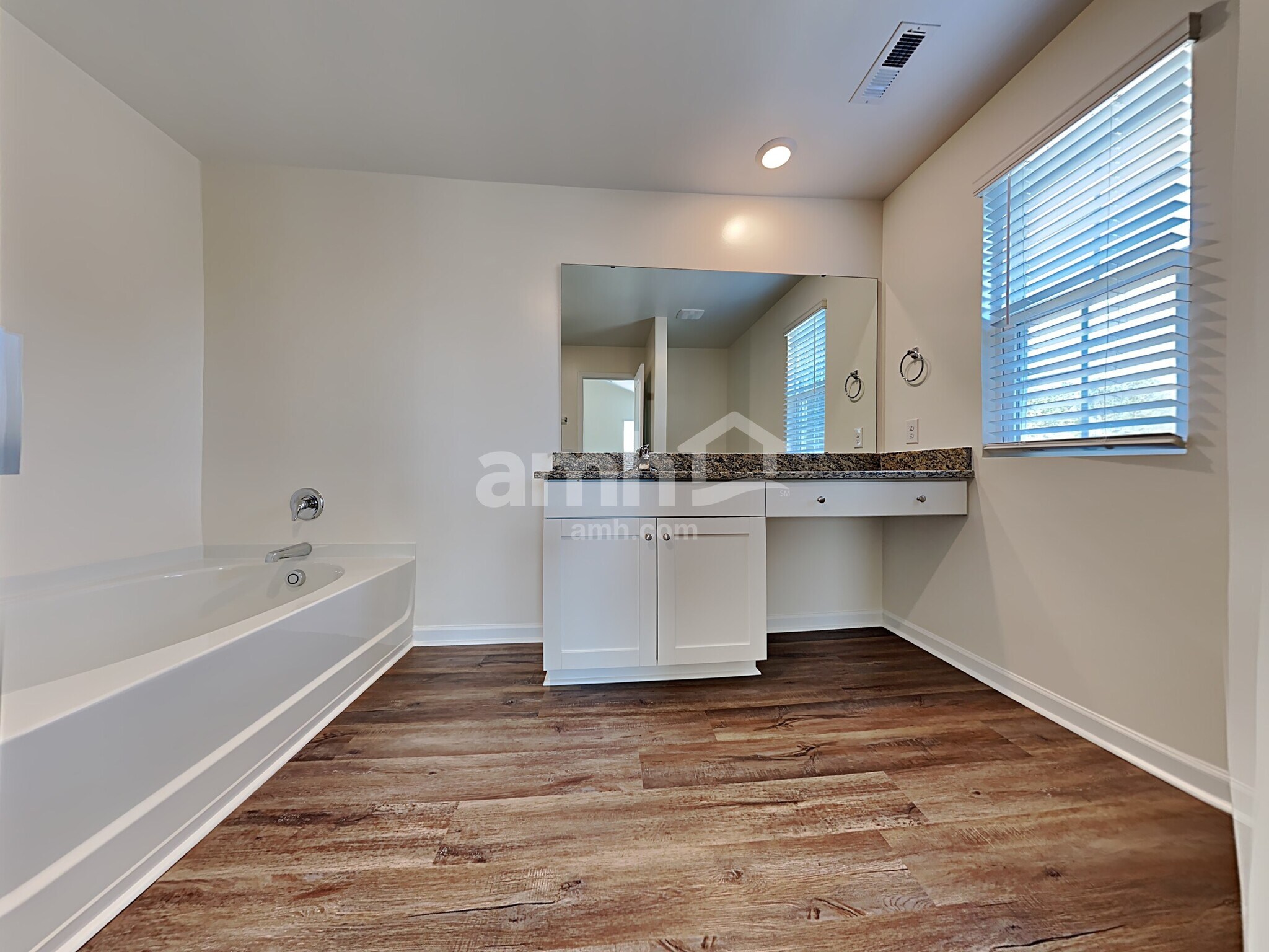 Building Photo - 1337 John Swann St