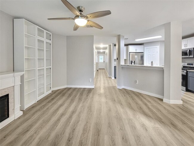 Building Photo - 804 Kavanagh Dr