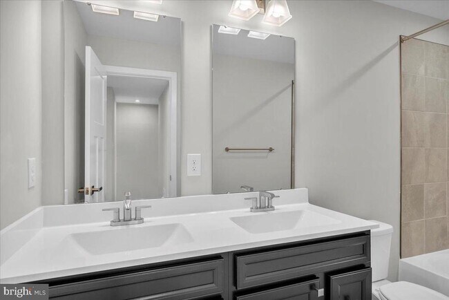 Building Photo - 76 SAND HILLS Dr