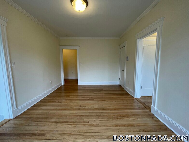 Building Photo - 26 Chauncy St