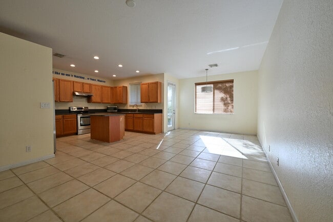 Building Photo - 2789 S Evergreen Cir