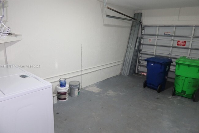 Building Photo - 185 Riverwalk Cir