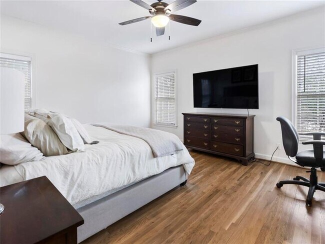 Building Photo - 1872 Wycliff Rd NW