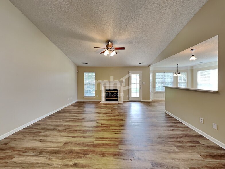 Building Photo - 4832 Asherton Pl NW