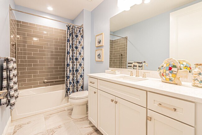 Building Photo - Luxury Naples 2-Bed Home Minutes to Downtown & Beaches | Resort-Style Amenities