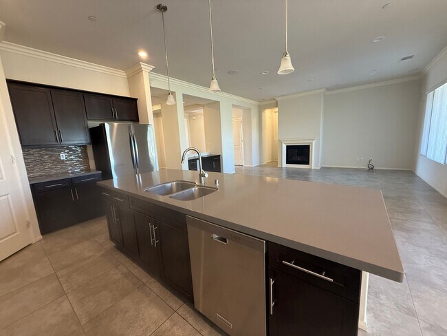 Building Photo - Dell Webb Home at Sun City ,3 Bedrooms, 3 Bathrooms, On Golf Course