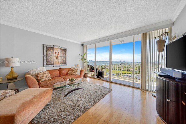 Building Photo - 7601 E Treasure Dr
