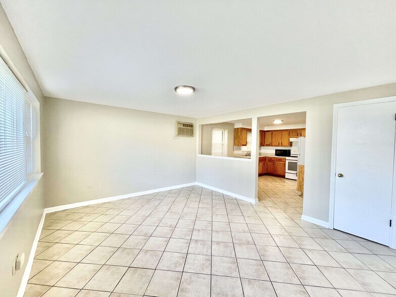 Building Photo - 2036 N 72nd Ct