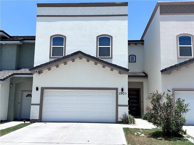 Primary Photo - 22 Sunset Dr