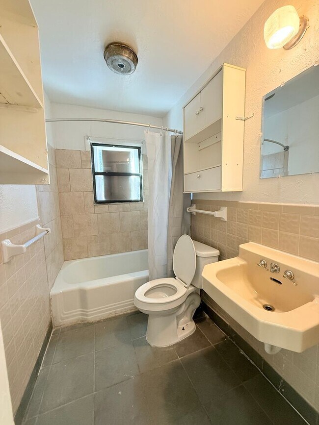 Building Photo - 2 bed/ 1 bath home in Norman