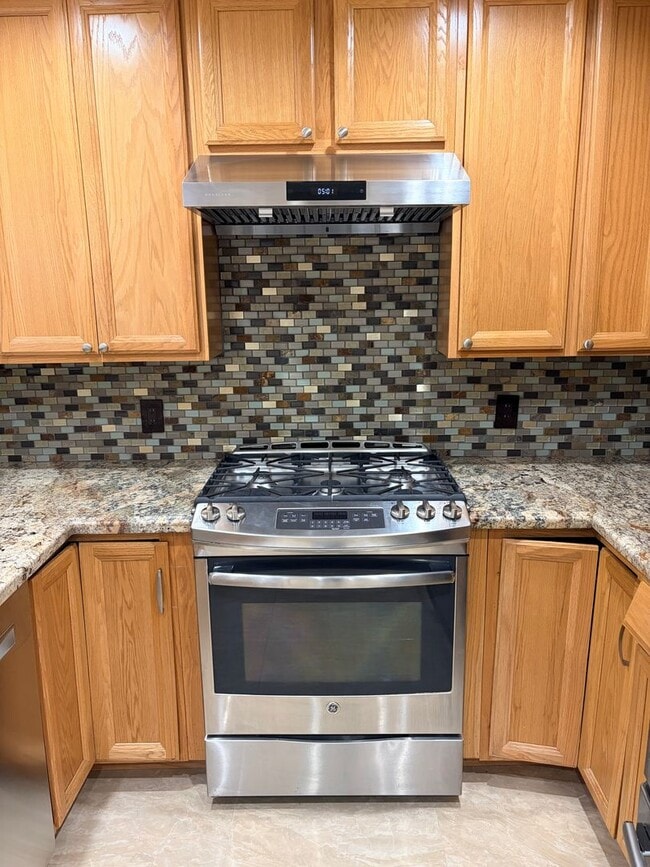 Building Photo - Remodeled 3 Bedroom 2 Bath House in San Jose.