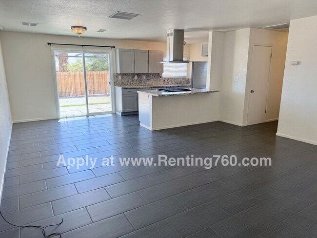 Building Photo - Updated Home Near Military base