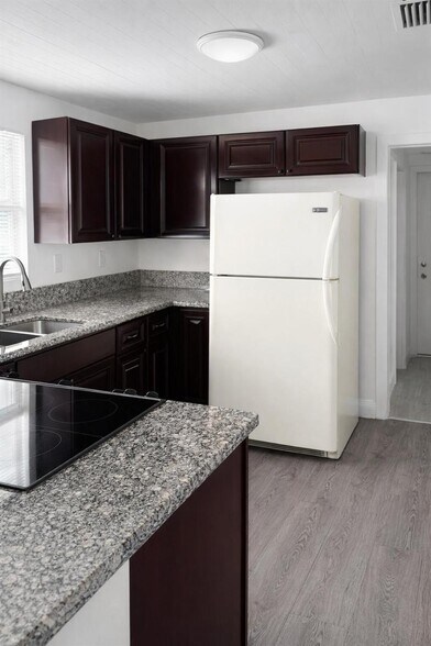 Building Photo - 1527 NW 63rd St