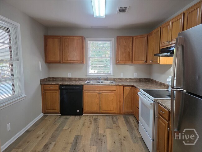 Building Photo - 8 Ronnie Ave