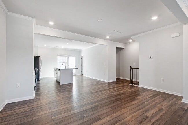 Building Photo - Bright, Spacious & Move-In Ready Townhome ...