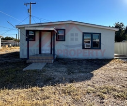 Building Photo - Cozy 3 bedroom 1.5 bath in Carlsbad NM
