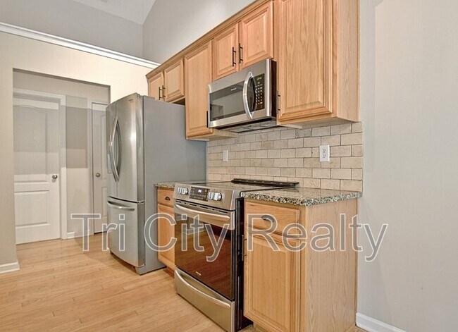 Building Photo - 341 Hunterian Pl