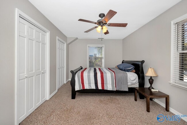 Building Photo - 404 Cloverleaf Dr