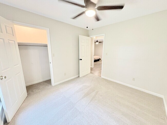 Building Photo - 415 Mayfield Dr