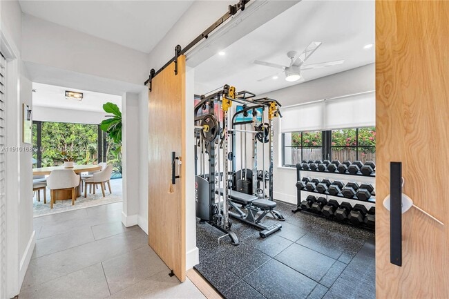 Building Photo - 1951 SW 23rd St