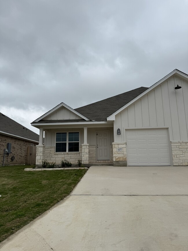 Building Photo - 3107 Wasilla Dr