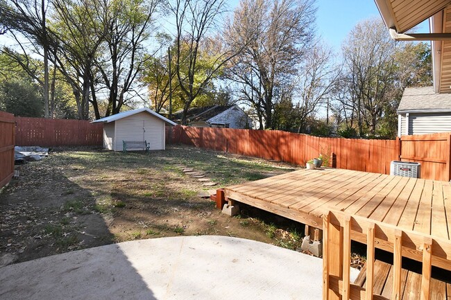 Building Photo - 2 Blocks from MERCY HOSPITAL!     FULLY FU...