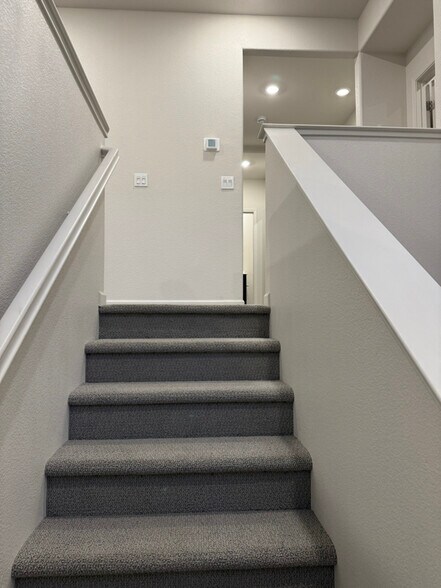 Building Photo - 3129 Ballena St