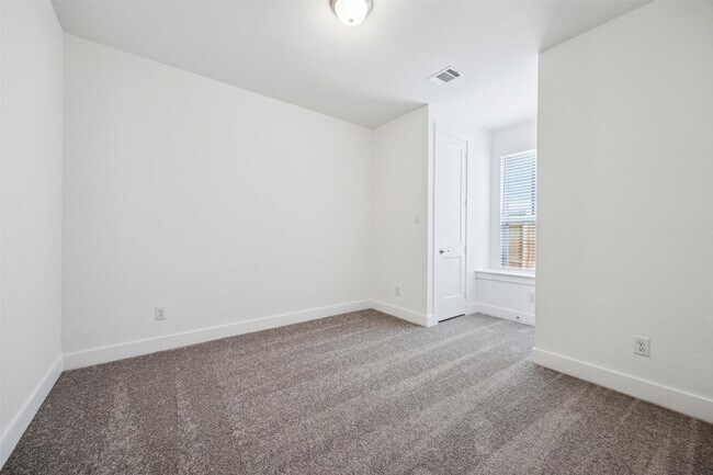 Building Photo - 2810 Wild Berry Ct
