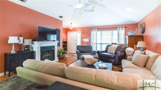 Building Photo - 135 Hermitage Dr
