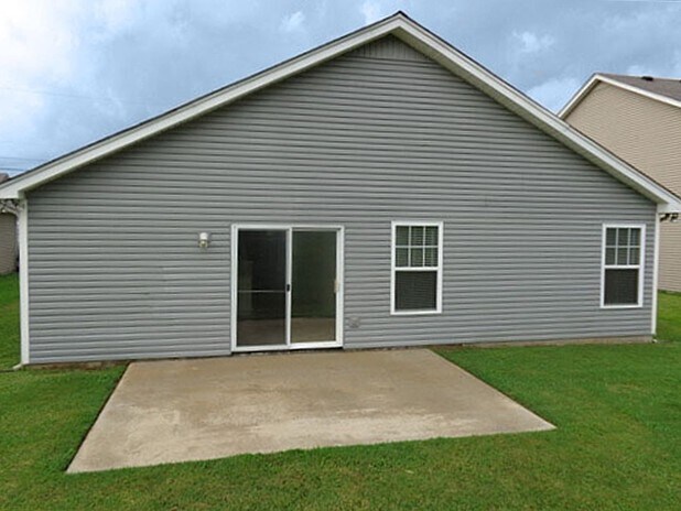 Building Photo - 3648 Coles Branch Dr