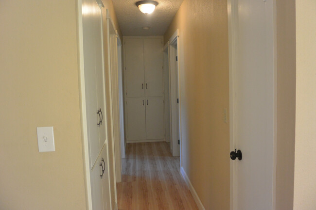 Building Photo - 5809 NE 91st Ave