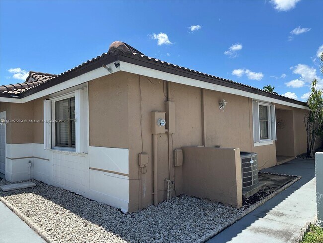 Building Photo - 15043 Brighton Ln