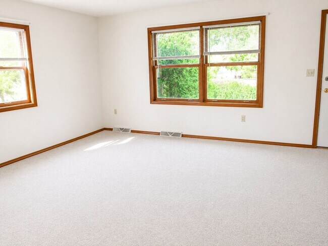 Building Photo - 3502 -12 PLUM STREET ERIE PA 16508