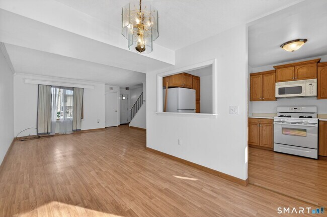 Building Photo - 155 Cottonwood Rd