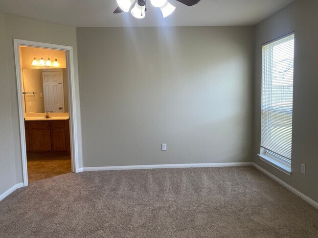 Building Photo - 4 BEDROOM, BELTON ISD