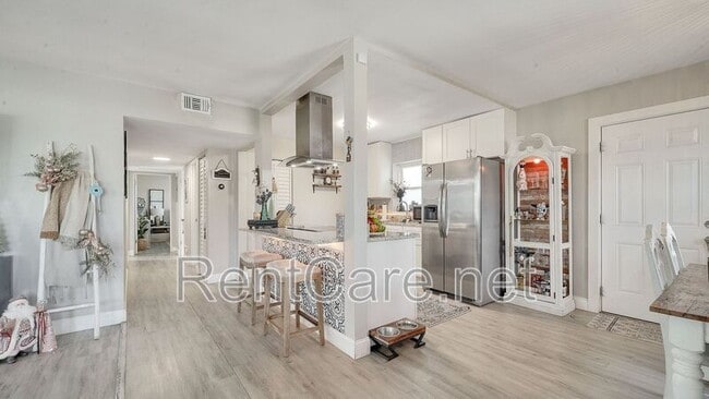 Building Photo - 8008 Lake Eve Dr