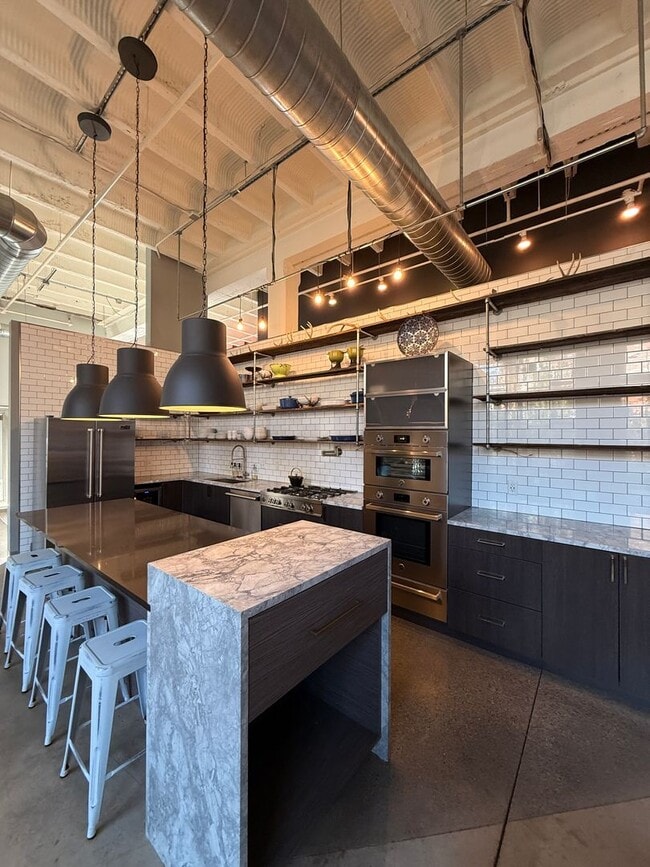 Building Photo - Fully Furnished!! Ready NOW! Sleek & Modern