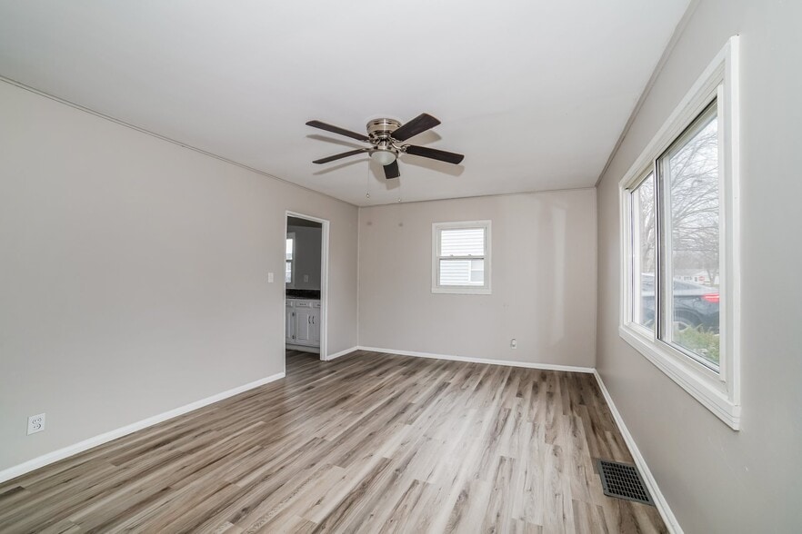 Building Photo - 4027 N Bryer Pl