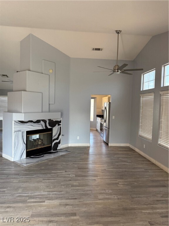 Building Photo - 4749 Califa Dr