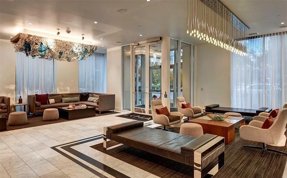 Building Photo - 1321 Seneca St