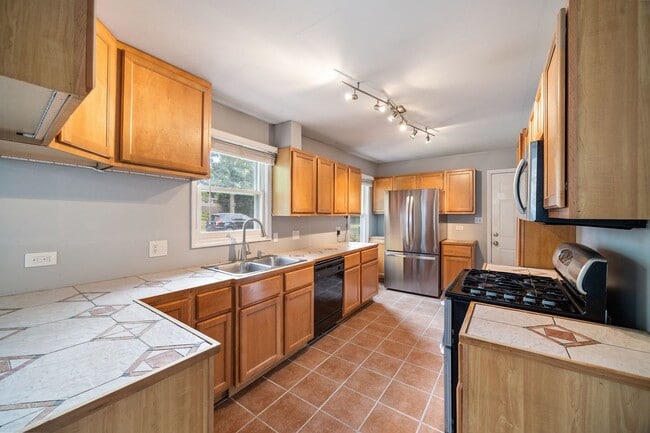 Building Photo - 1112 Villa Vista Dr