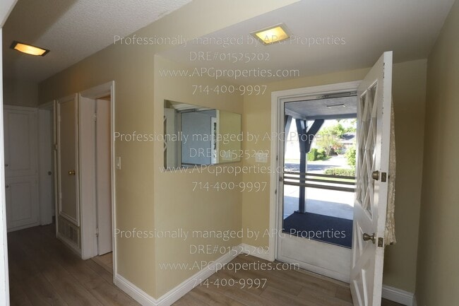 Building Photo - 722 S Hacienda St