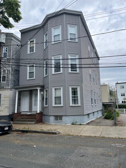 Building front - 17 Hardwick St