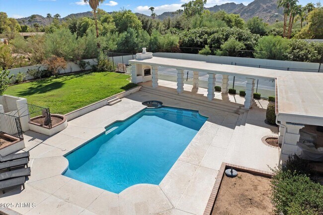 Building Photo - 6533 E Maverick Rd