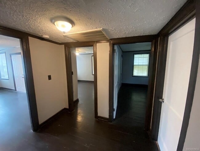 Building Photo - 3577 Whiting Ave