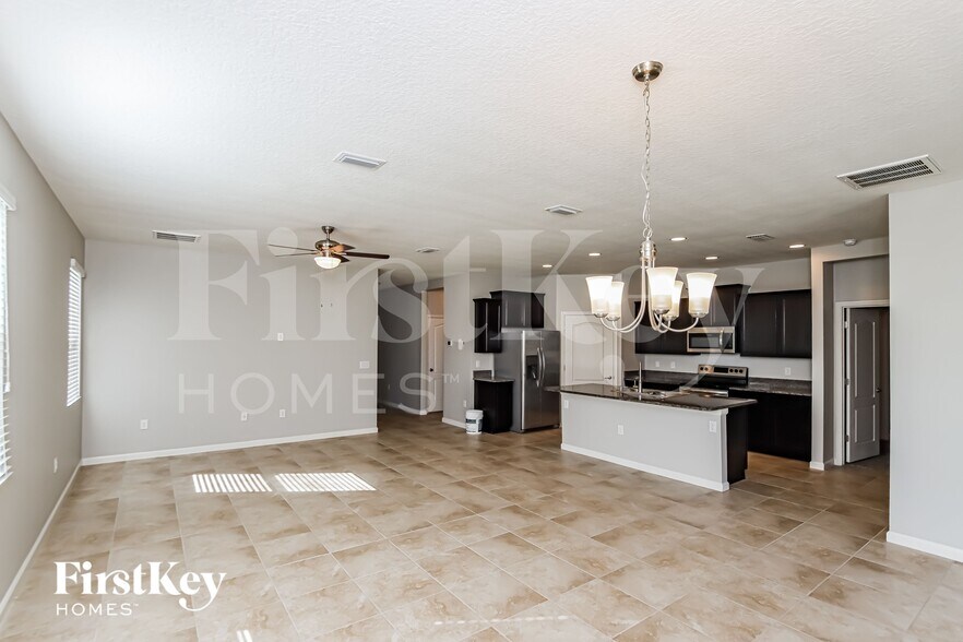 Building Photo - 740 Remington Green Dr SE
