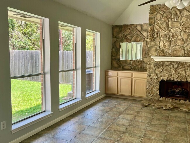 Building Photo - 4219 Hermitage Hollow Ln