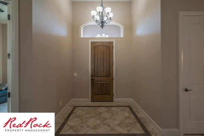 Building Photo - Minimally Furnished home in Little Valley!